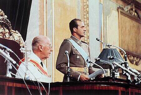 Juan Carlos es nombrado heredero al trono de Espaa